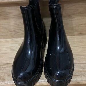 Black Glossy Ankle Rain Boots